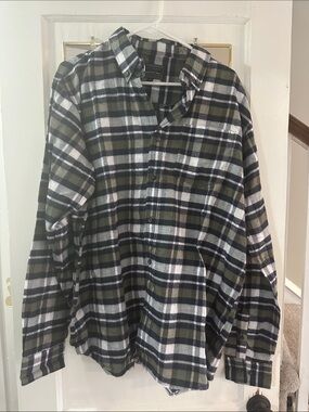 Casual Olive Green Plaid Button-Down Shirt